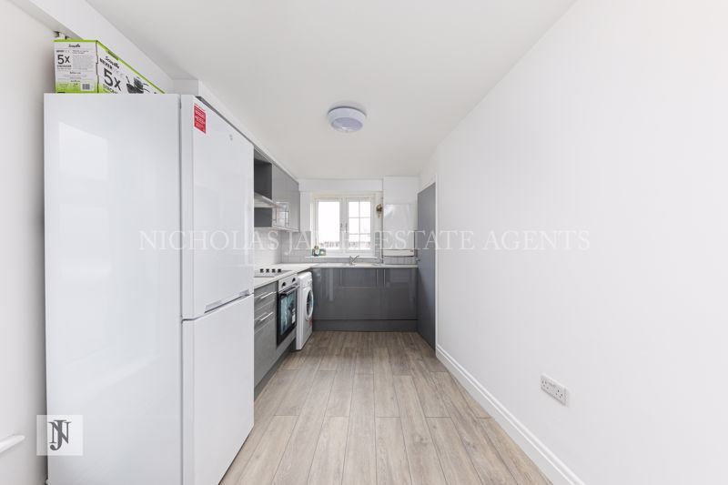 Property photo 3 of 12 Photo 2