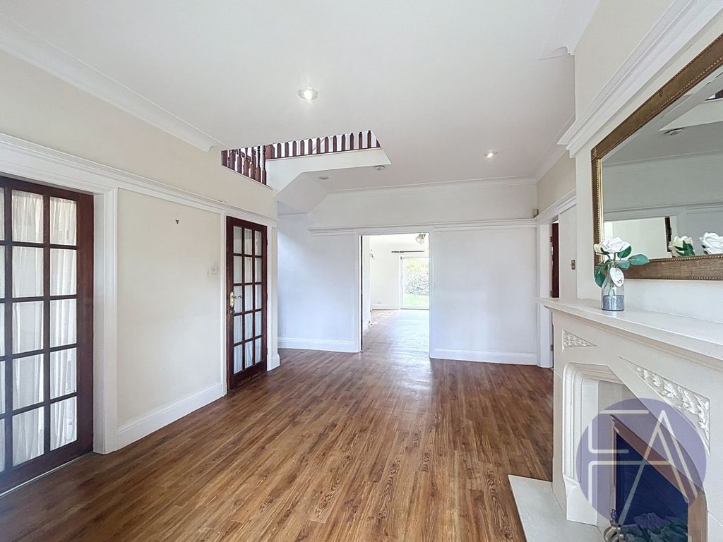 Property photo 2 of 31 4459443