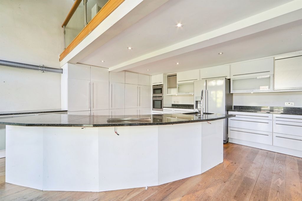 Additional image 7 of 3 bed property for saleRadcliffe Lane, Pudsey LS28