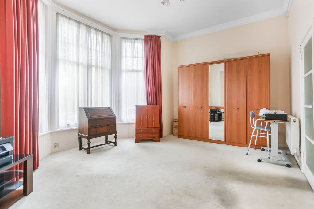 Property photo 2 of 11