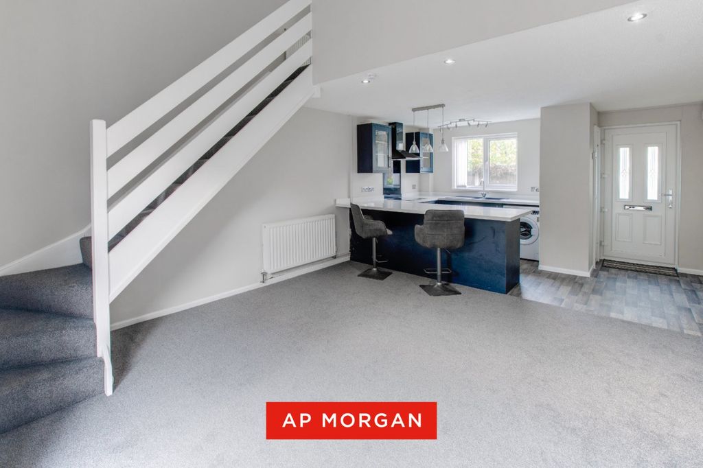 Property photo 2 of 11 Picture No. 25