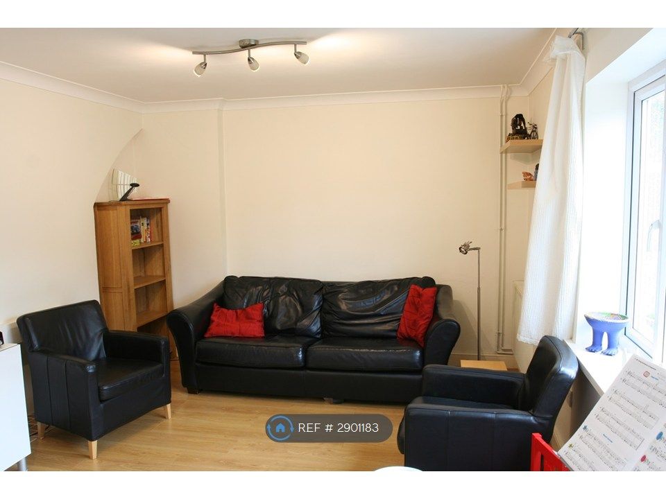 Property photo 3 of 14 Living Room
