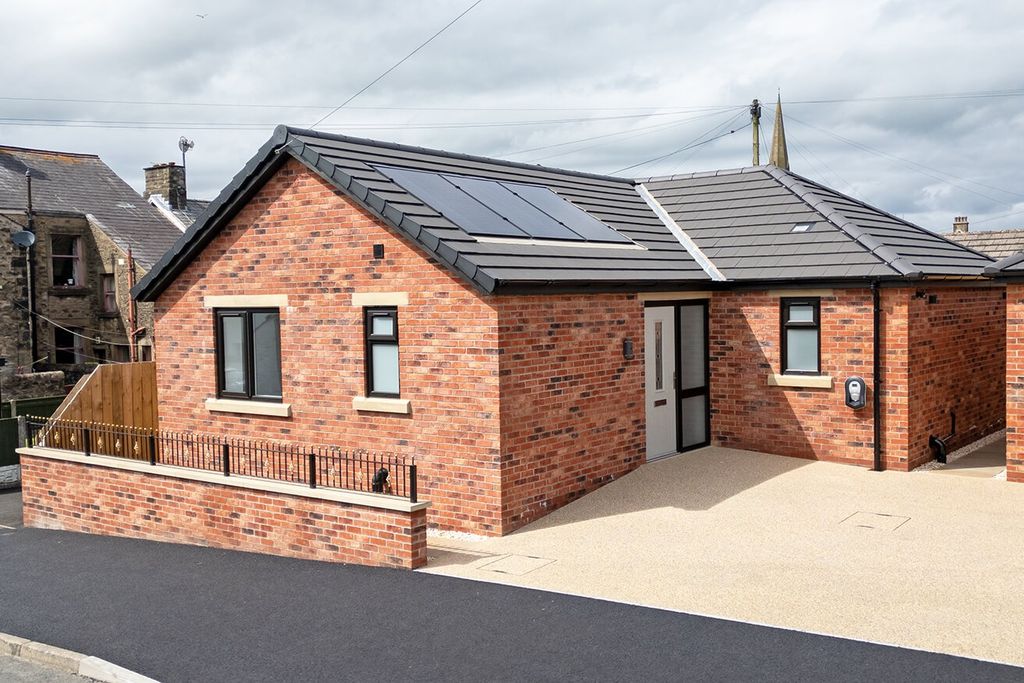 Property photo 1 of 16 4397901