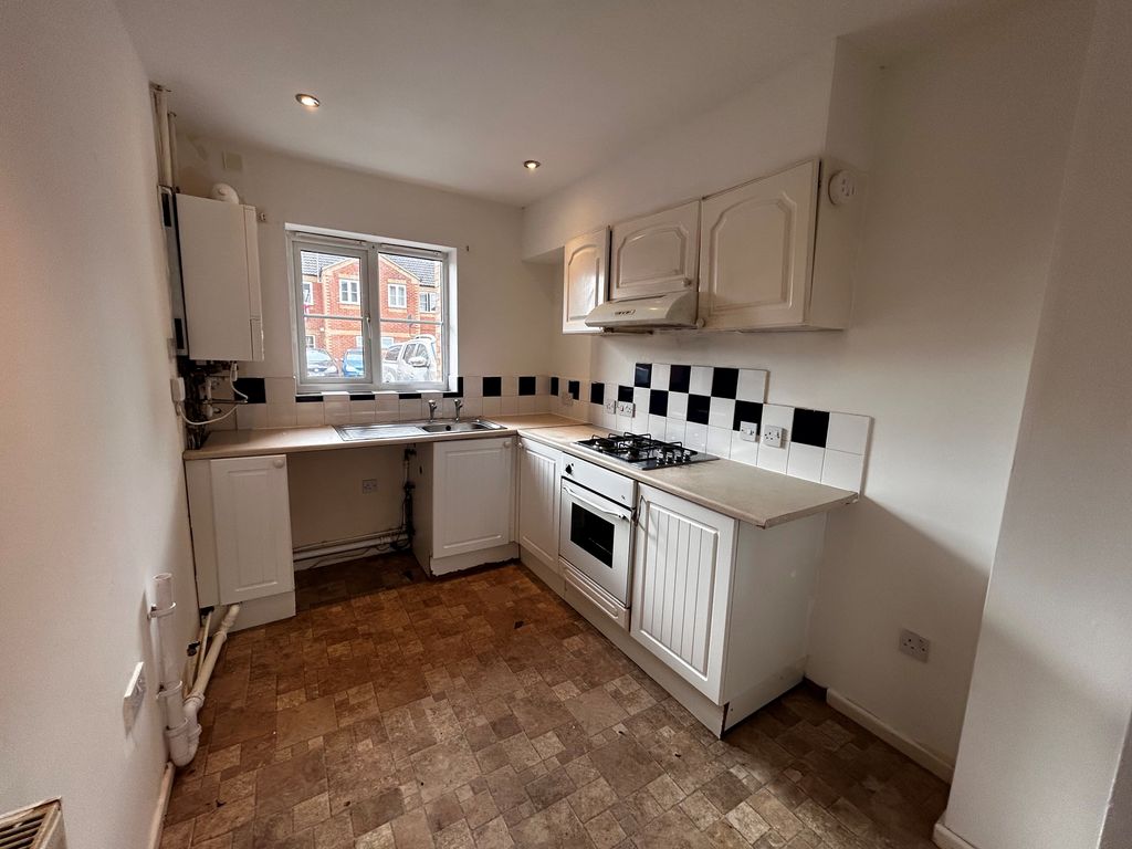 Property photo 3 of 7 Kitchen