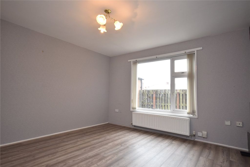 Property photo 2 of 17 Picture No. 02