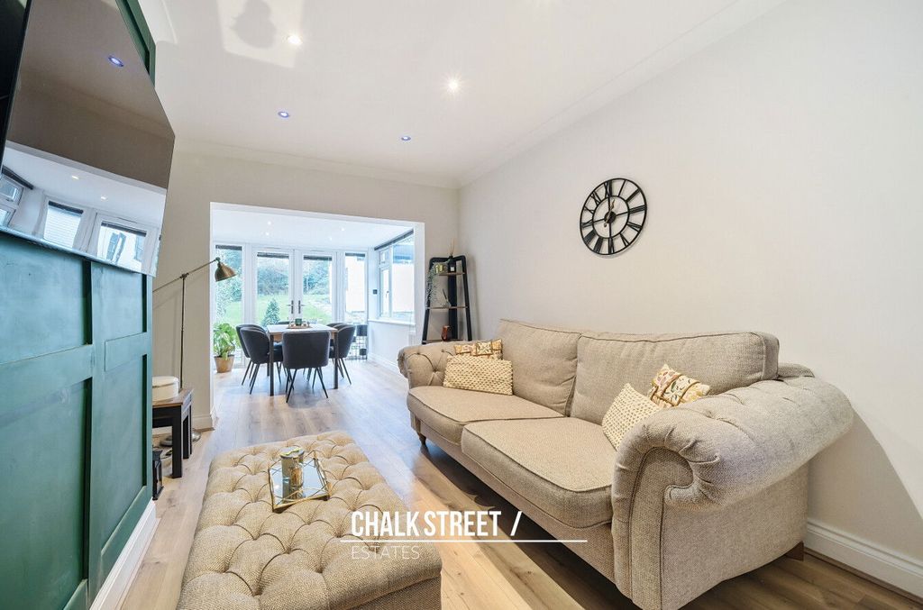 Property photo 3 of 20