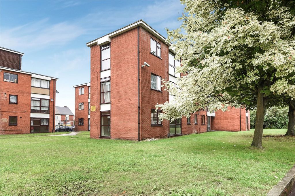 Property photo 2 of 8 External