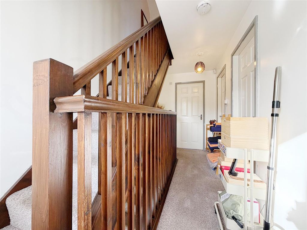 Property photo 2 of 13 Landing