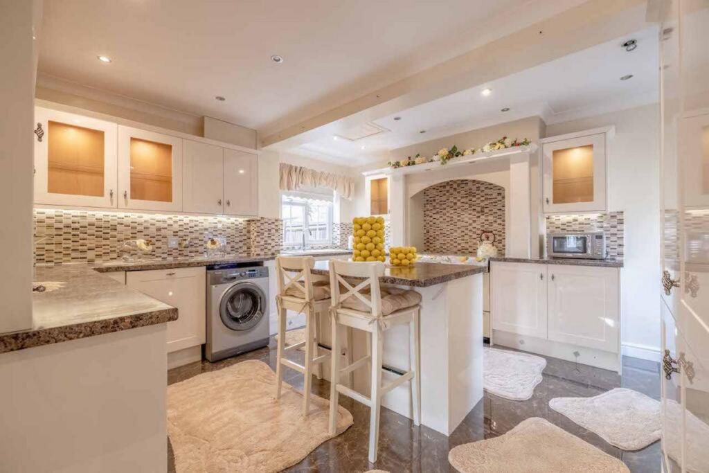 Additional image 38 of 7 bed detached bungalow for saleBangors Road North, Iver SL0