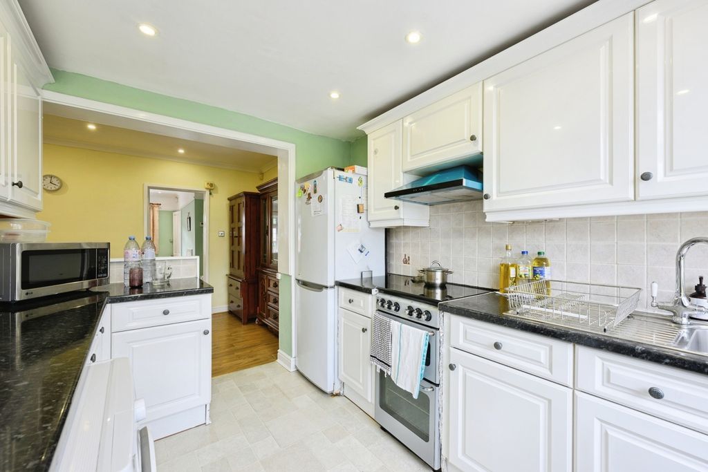 Property photo 2 of 16 Pbox-Img.Jpg