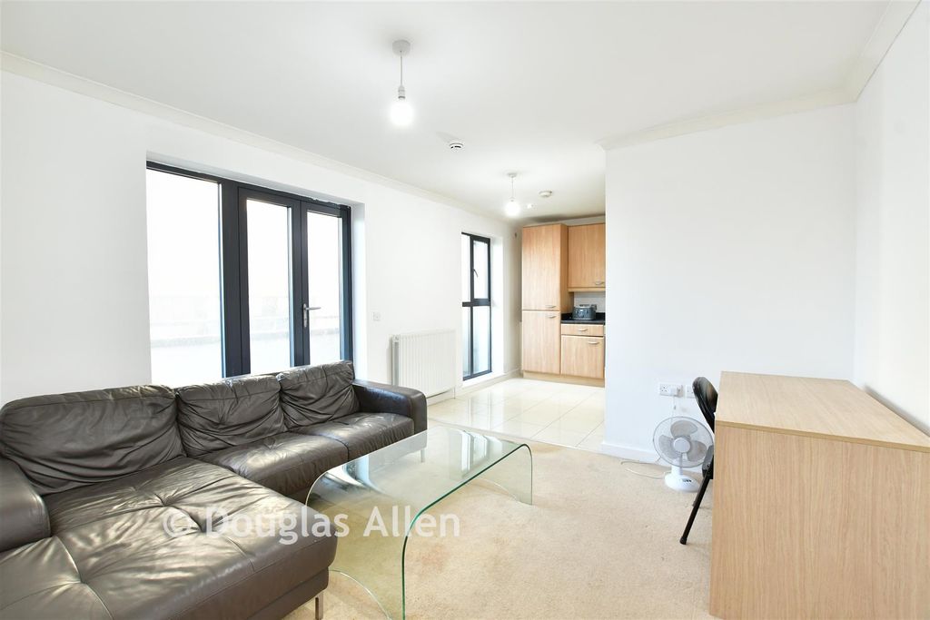 Property photo 3 of 7 Lounge/Kitchen/ Dining Room