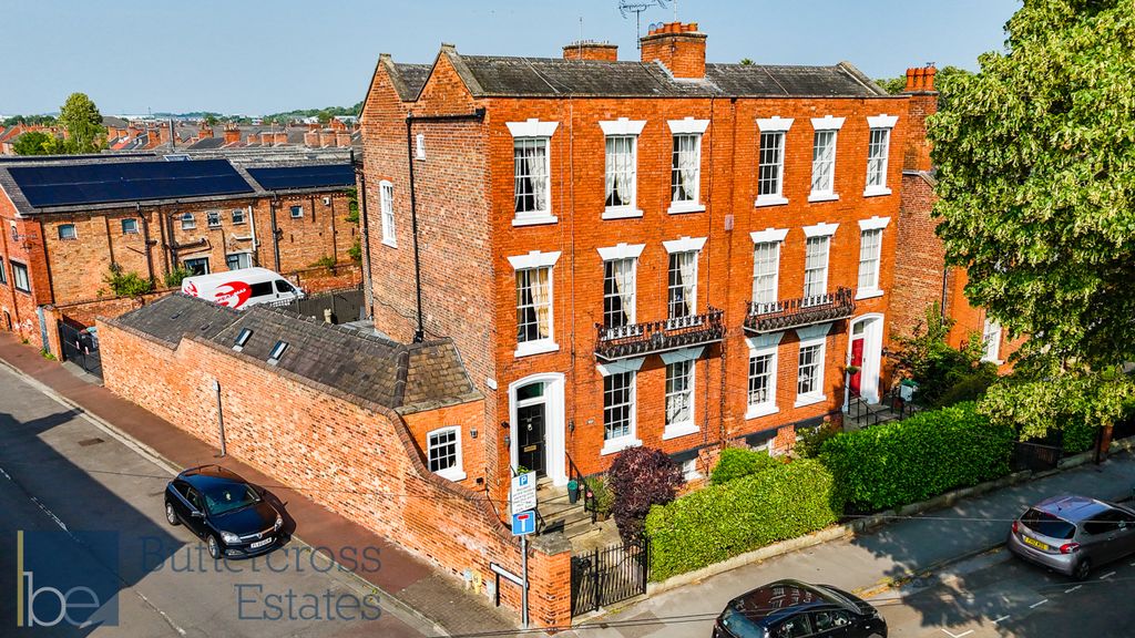 Property photo 1 of 39 Compton House