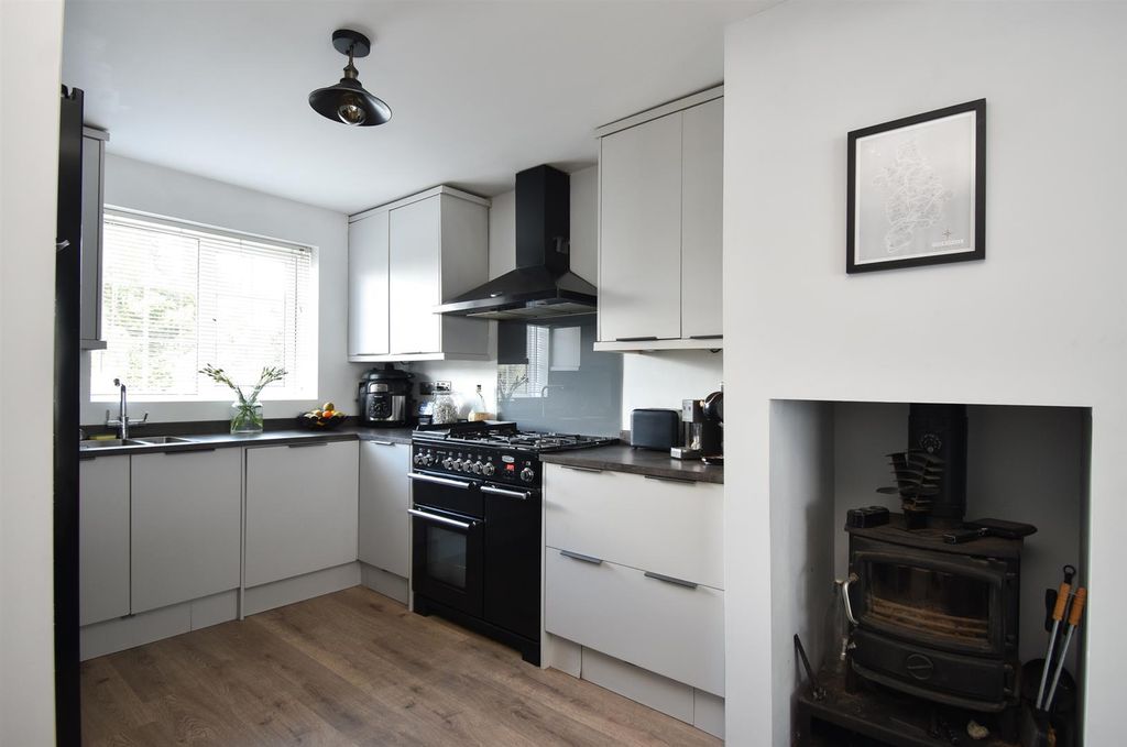 Property photo 2 of 15 Kitchen