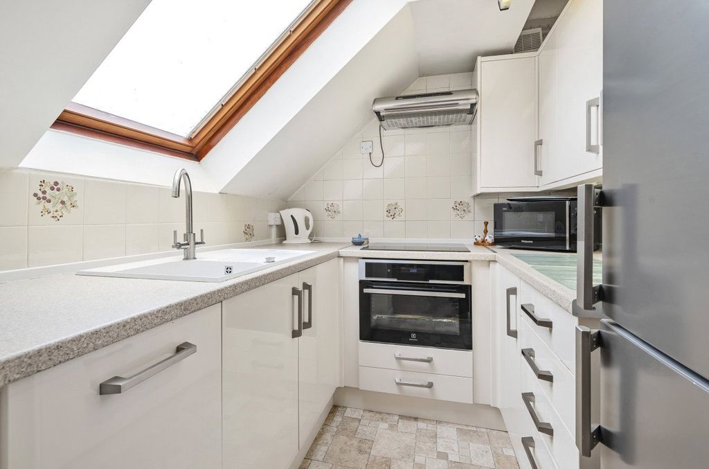 Property photo 3 of 14 Kitchen