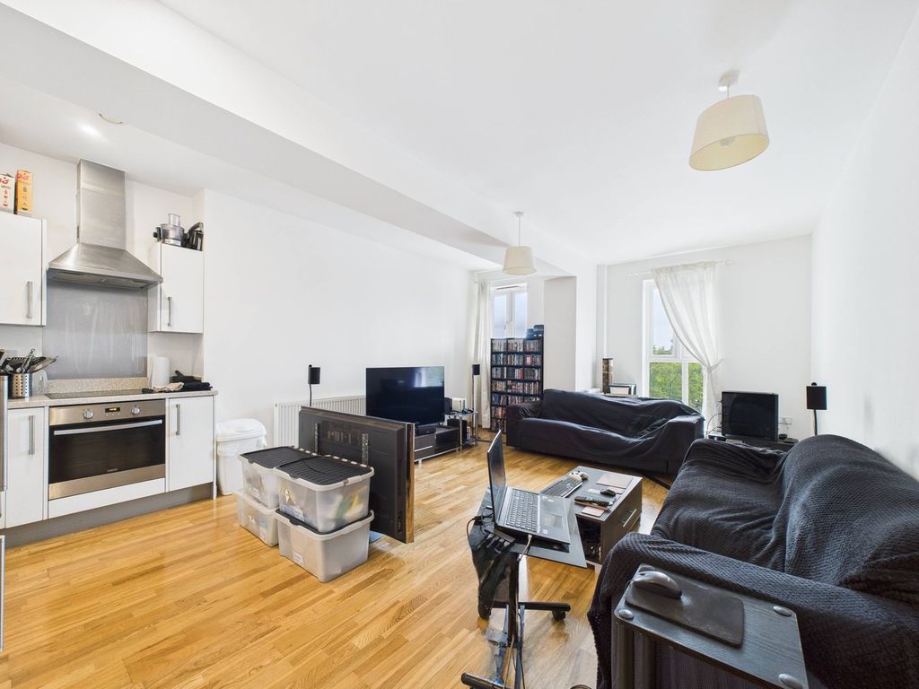 Property photo 2 of 9