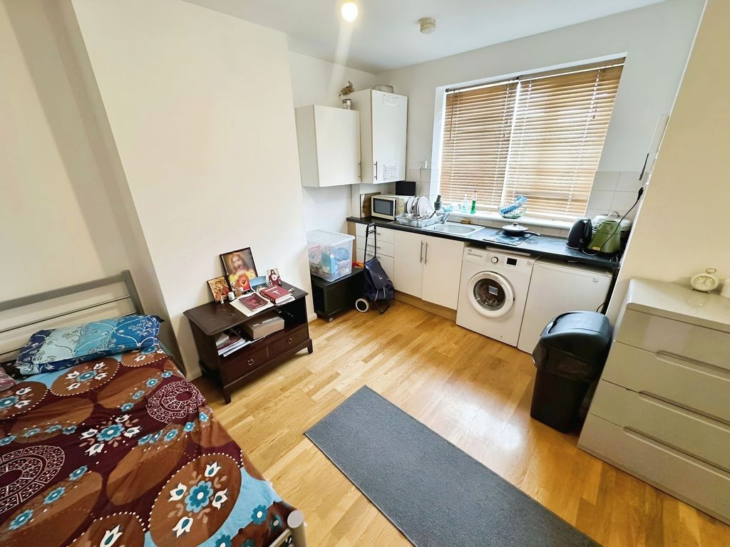 Property photo 1 of 3