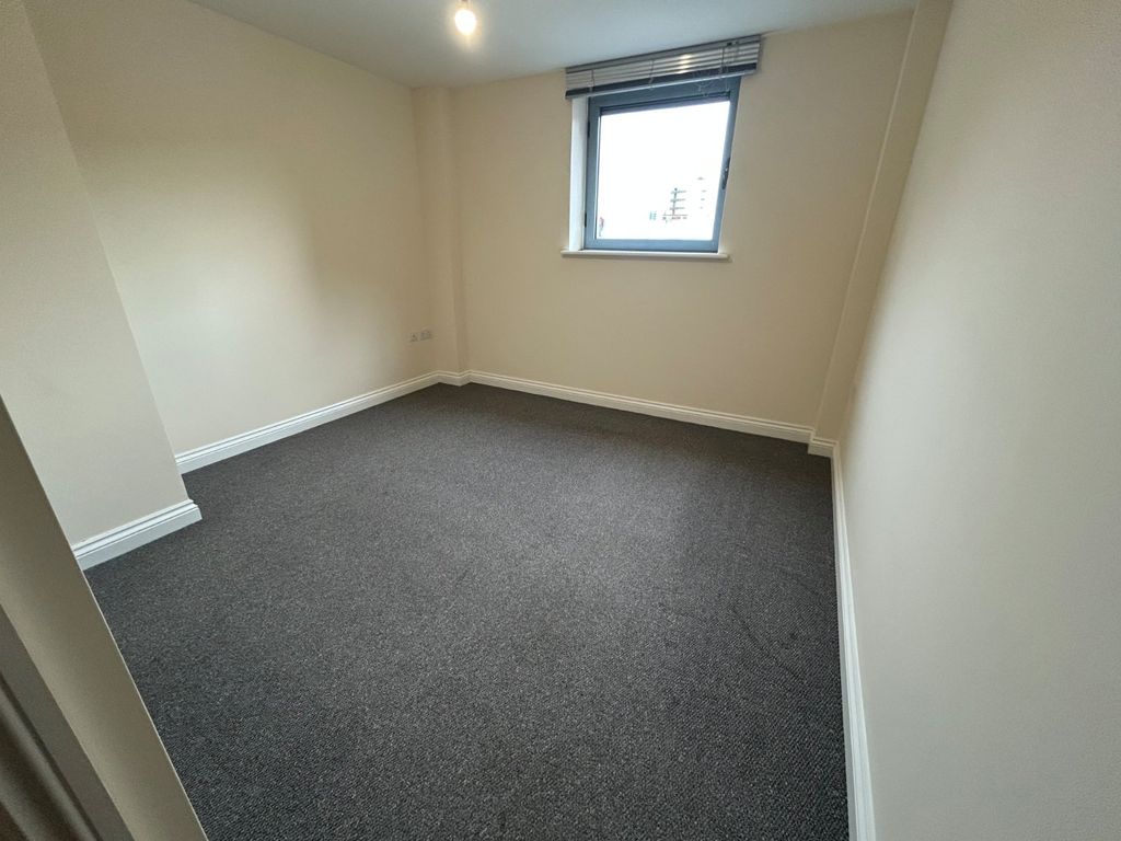 Property photo 3 of 6 Picture No. 12