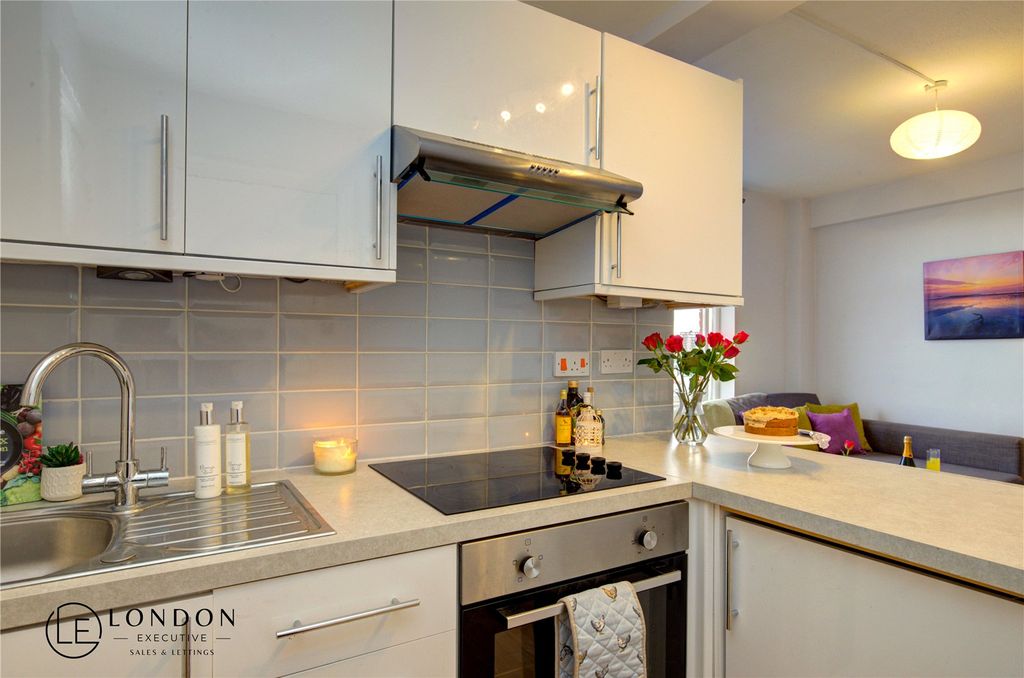 Property photo 2 of 15 Kitchen