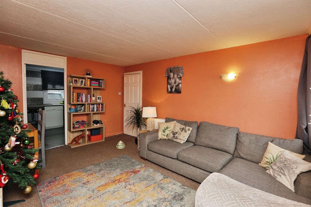 Property photo 2 of 30