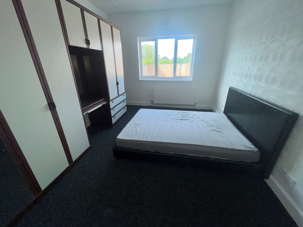 Property photo 3 of 13 Bedroom 1