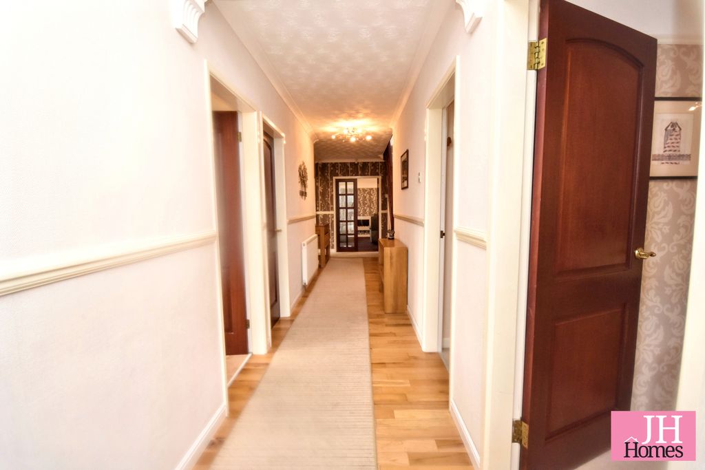 Property photo 2 of 35