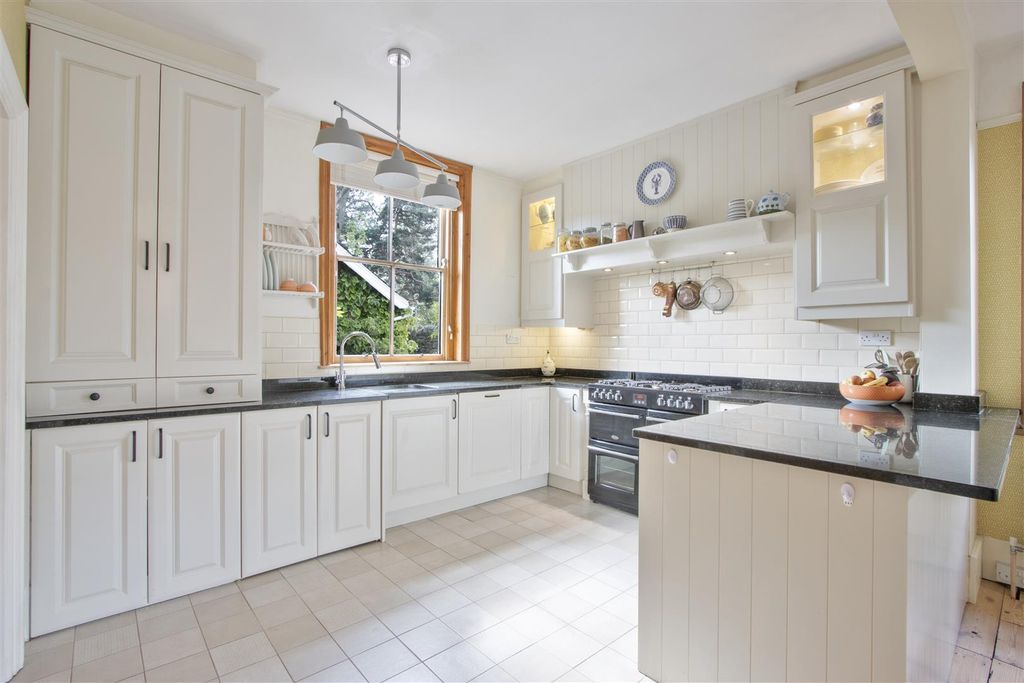 Property photo 3 of 39 Kitchen