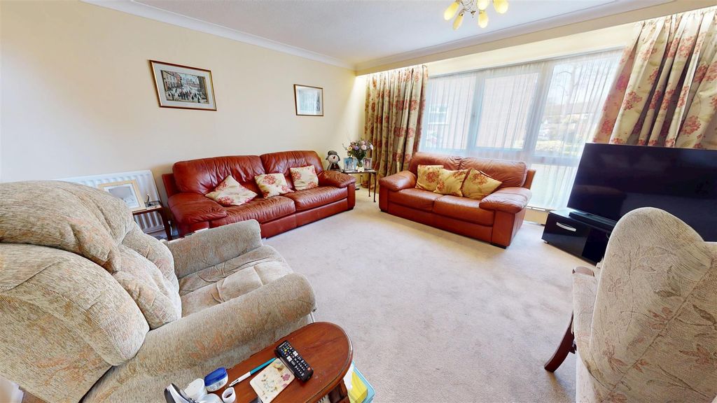 Property photo 3 of 20