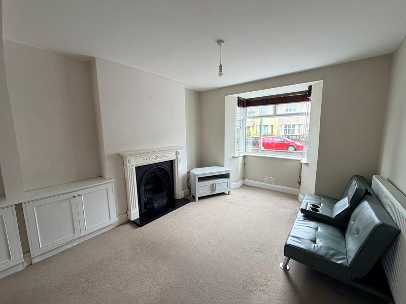 Property photo 2 of 12 Lounge