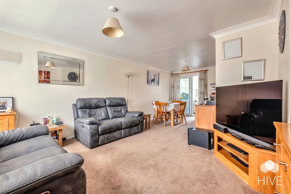 Property photo 3 of 18