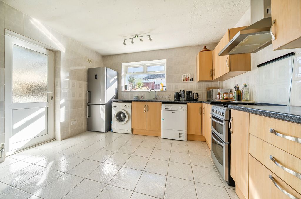 Property photo 3 of 16 1371238-5-68Fb5E0...