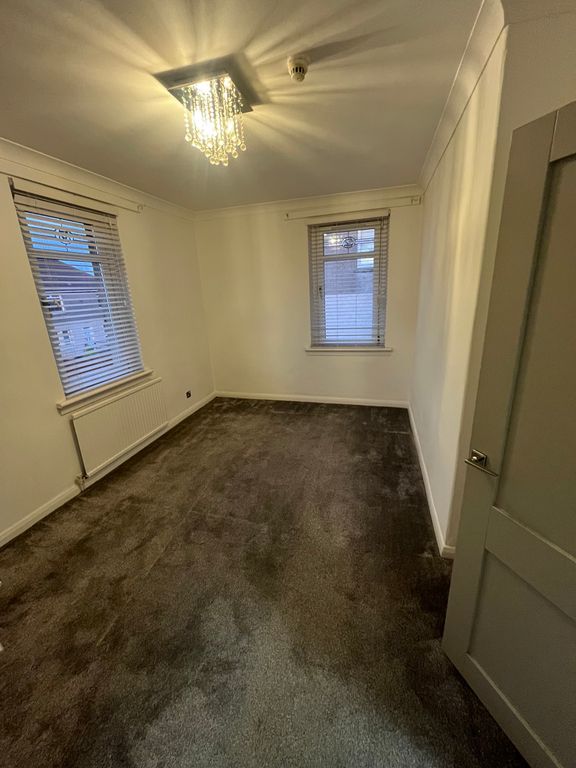 Property photo 2 of 7 Bedroom 1