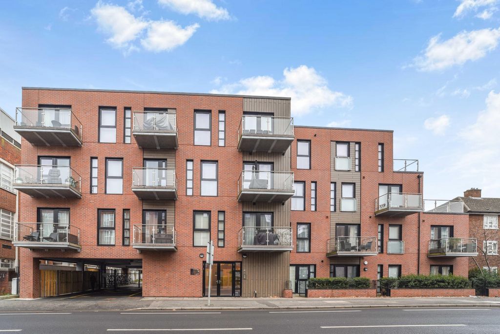 Property photo 1 of 9 External