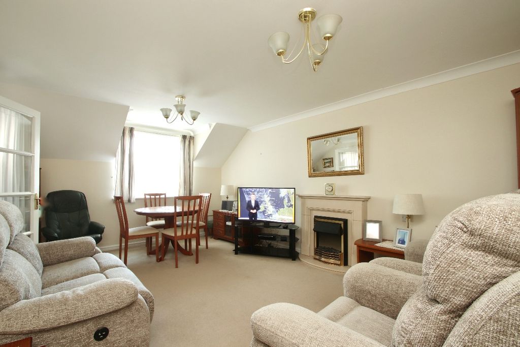 Property photo 3 of 14