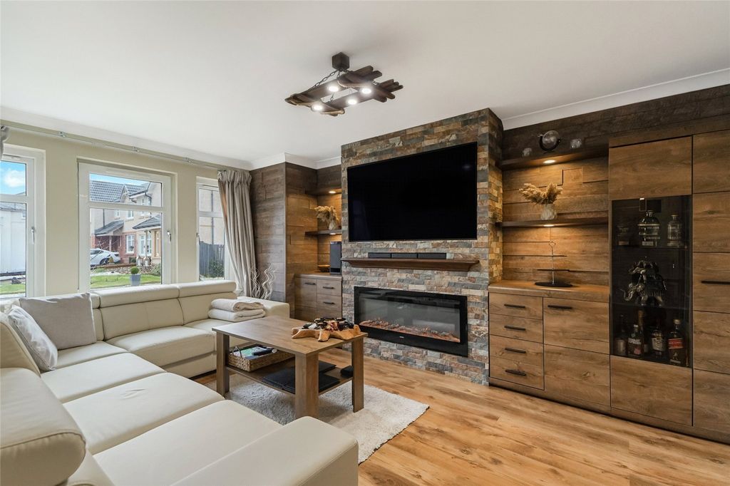 Property photo 2 of 21 Lounge