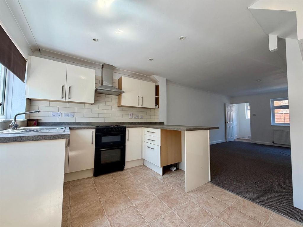 Property photo 2 of 12 Kitchen/Diner