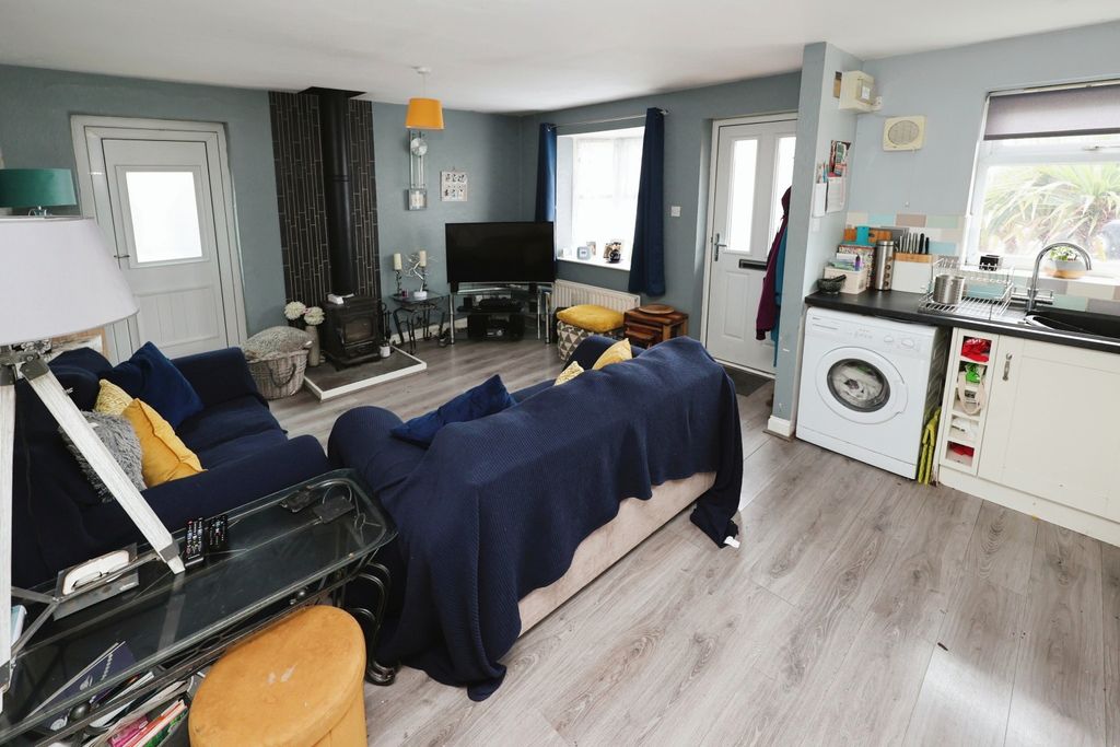 Property photo 1 of 12 4206041