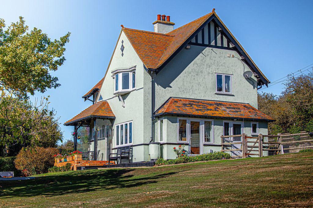Property photo 2 of 42