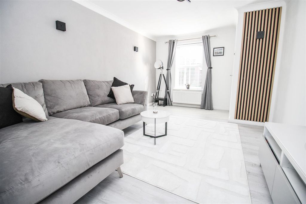 Property photo 2 of 12 Img_8699.Jpg