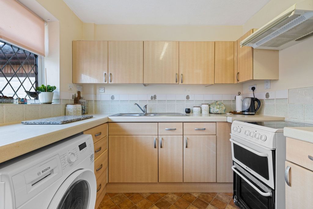 Property photo 3 of 16 Kitchen