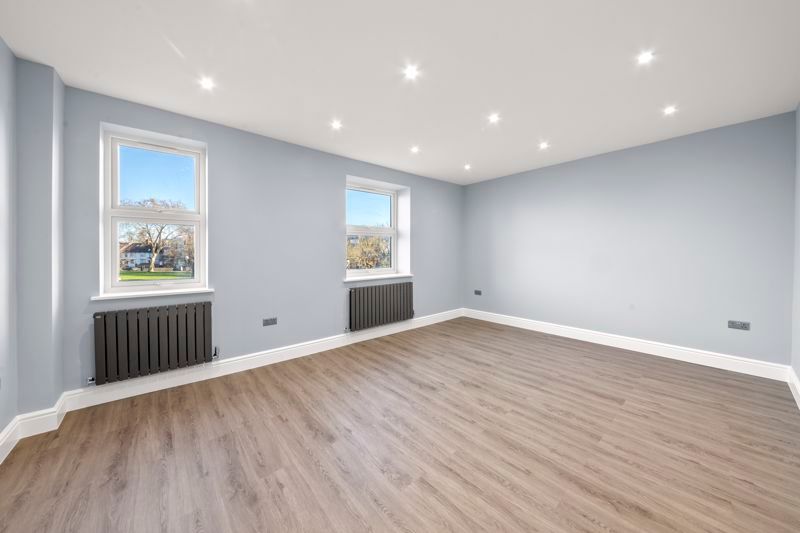 Property photo 3 of 15 Photo 9