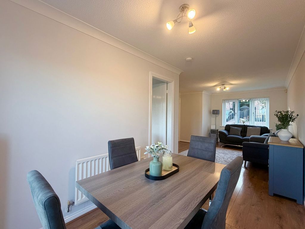 Property photo 3 of 17 Living/Dining Room