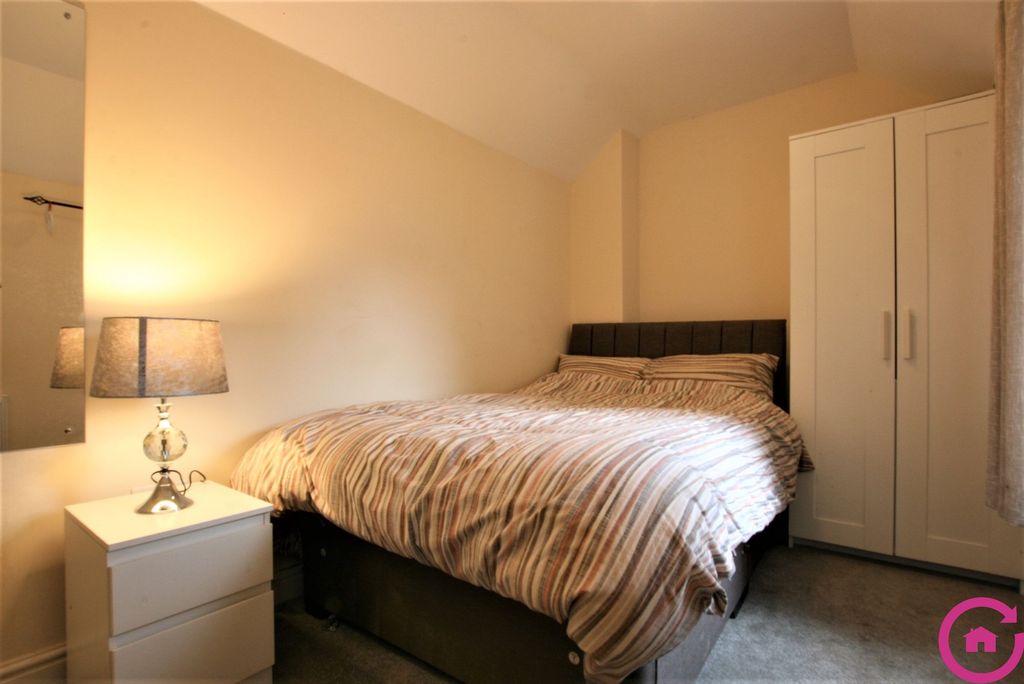 Property photo 1 of 4 Photo 4