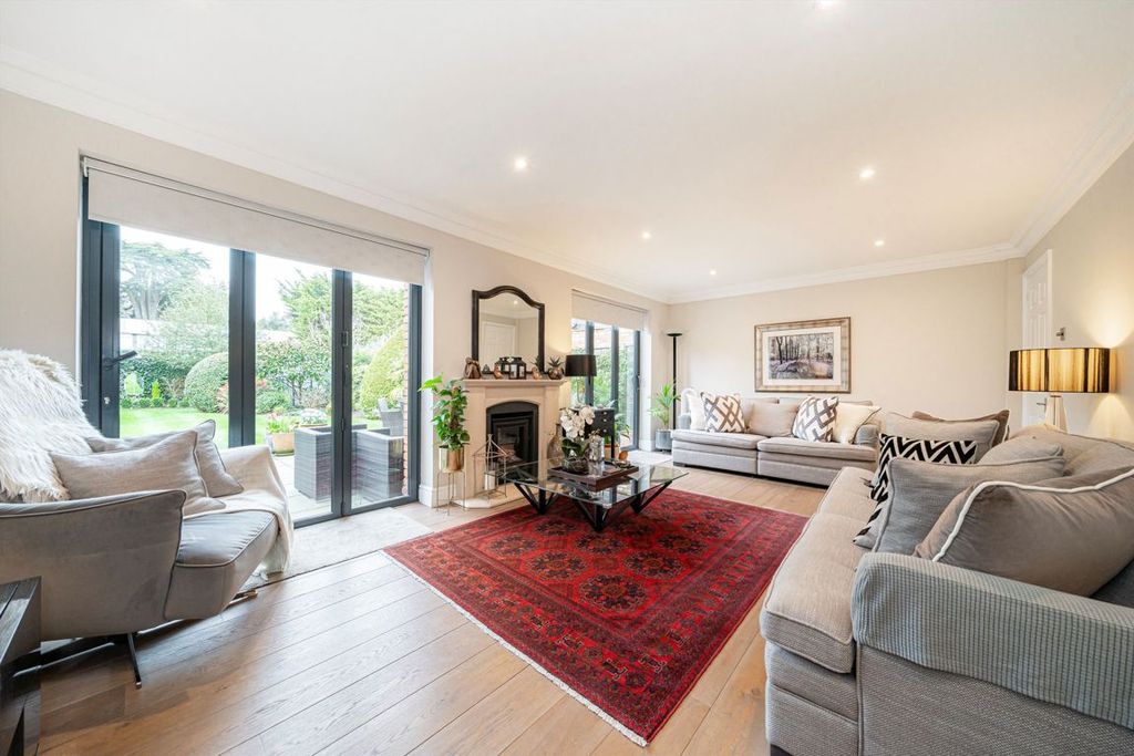 Property photo 2 of 11