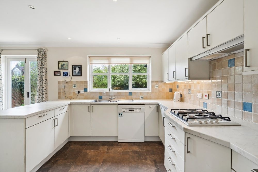 Property photo 2 of 21