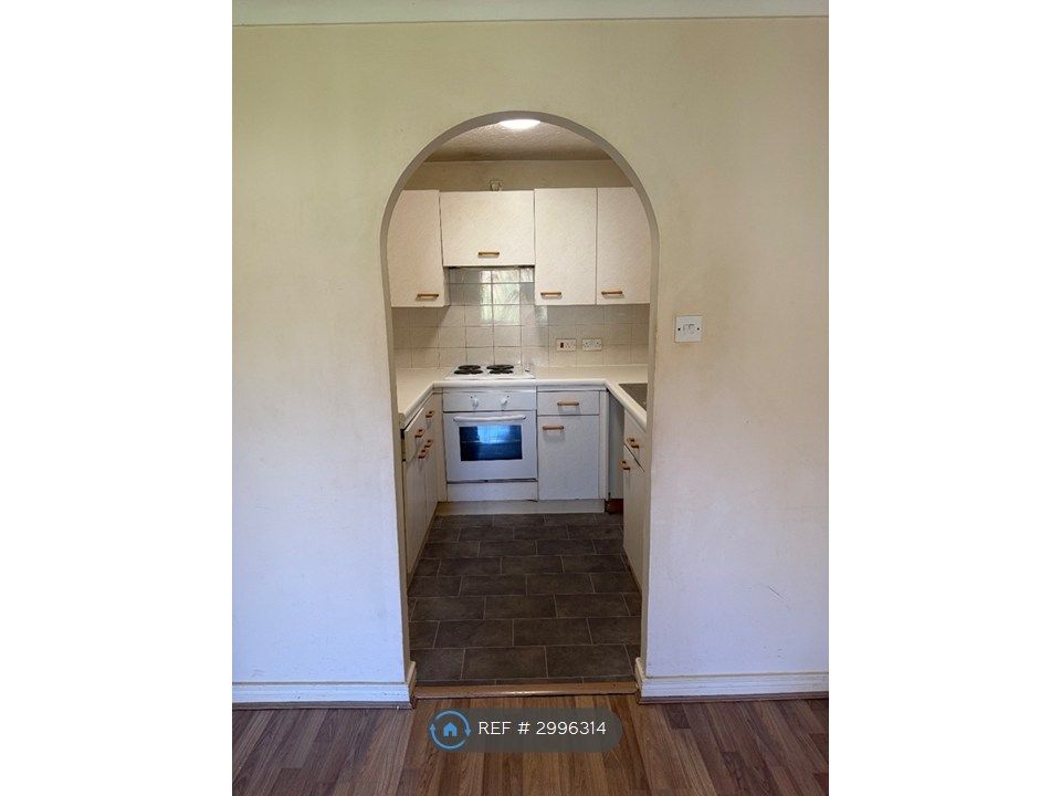 Property photo 1 of 7 Kitchen