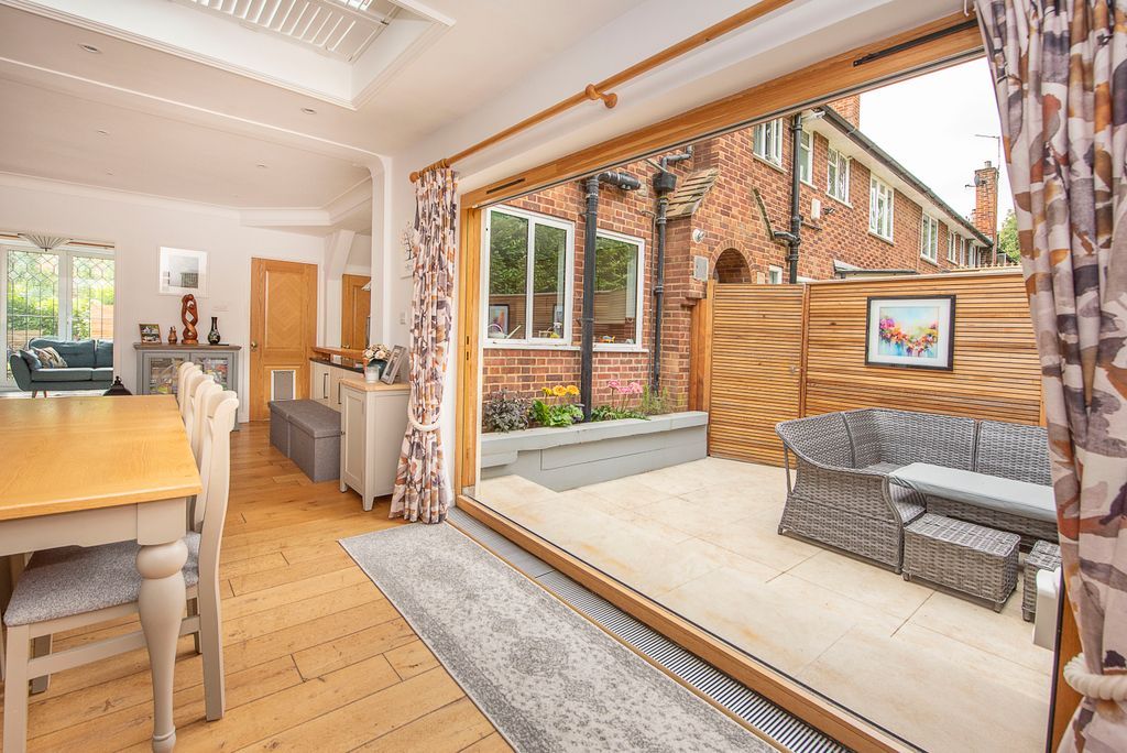 Property photo 3 of 25