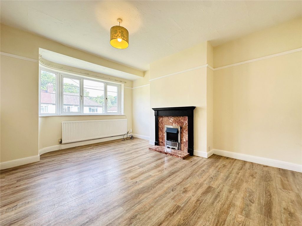 Property photo 2 of 11 Picture No. 12