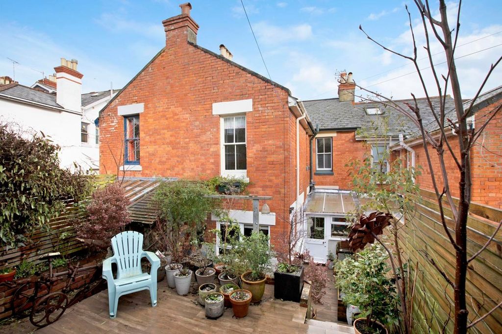 Property photo 1 of 20