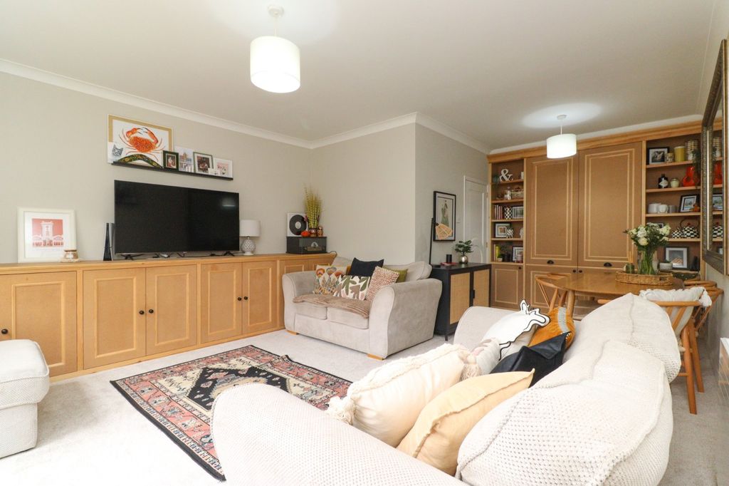 Property photo 3 of 20 Picture 3