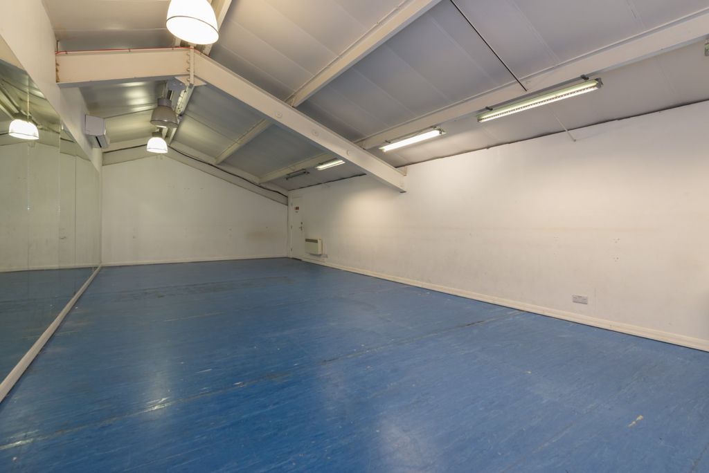 Property photo 1 of 7 Picture No. 13